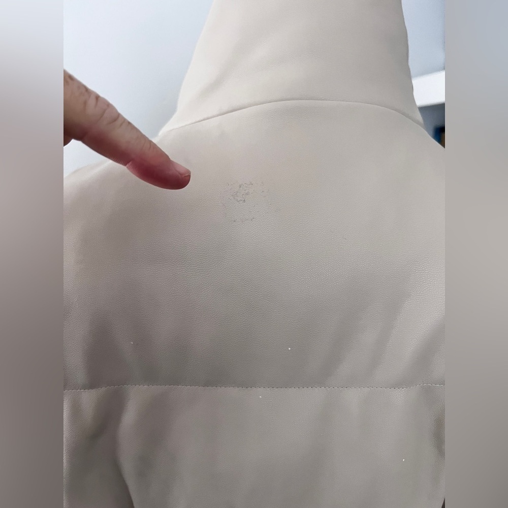 Saunders Collective Faux Leather Cream Puffer Jacket size medium - Picture 9 of 16